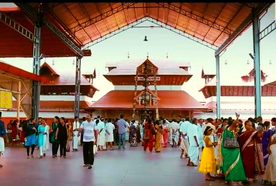 Front view of Guruvayur Sri Krishna Temple, Kerala, India